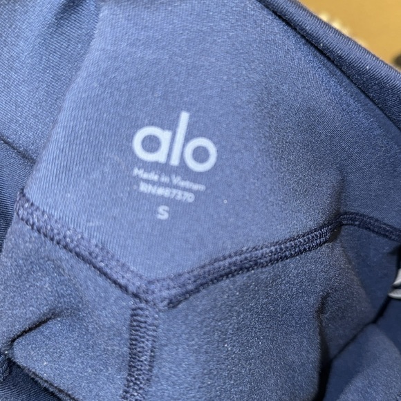 ALO Airbrush Winter Warm High-Waist Nocturne Legging - Picture 2 of 8